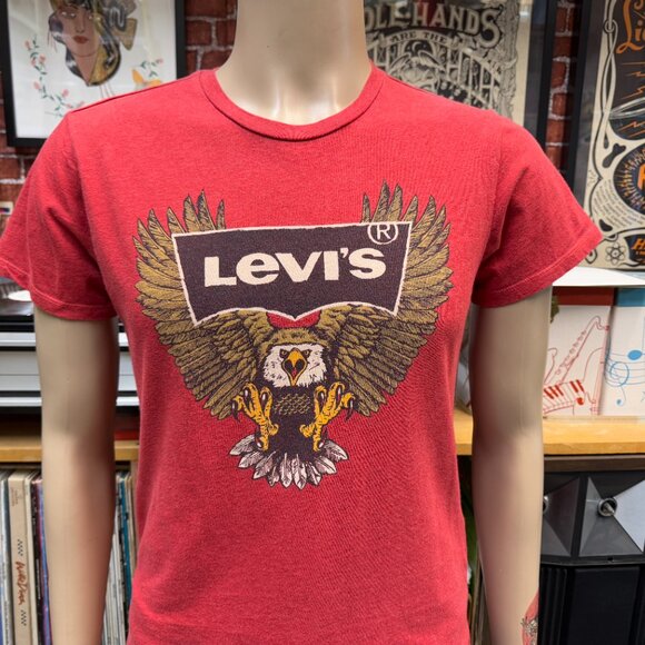 Levi's San Francisco Eagle red t-shirt size S - Picture 1 of 7
